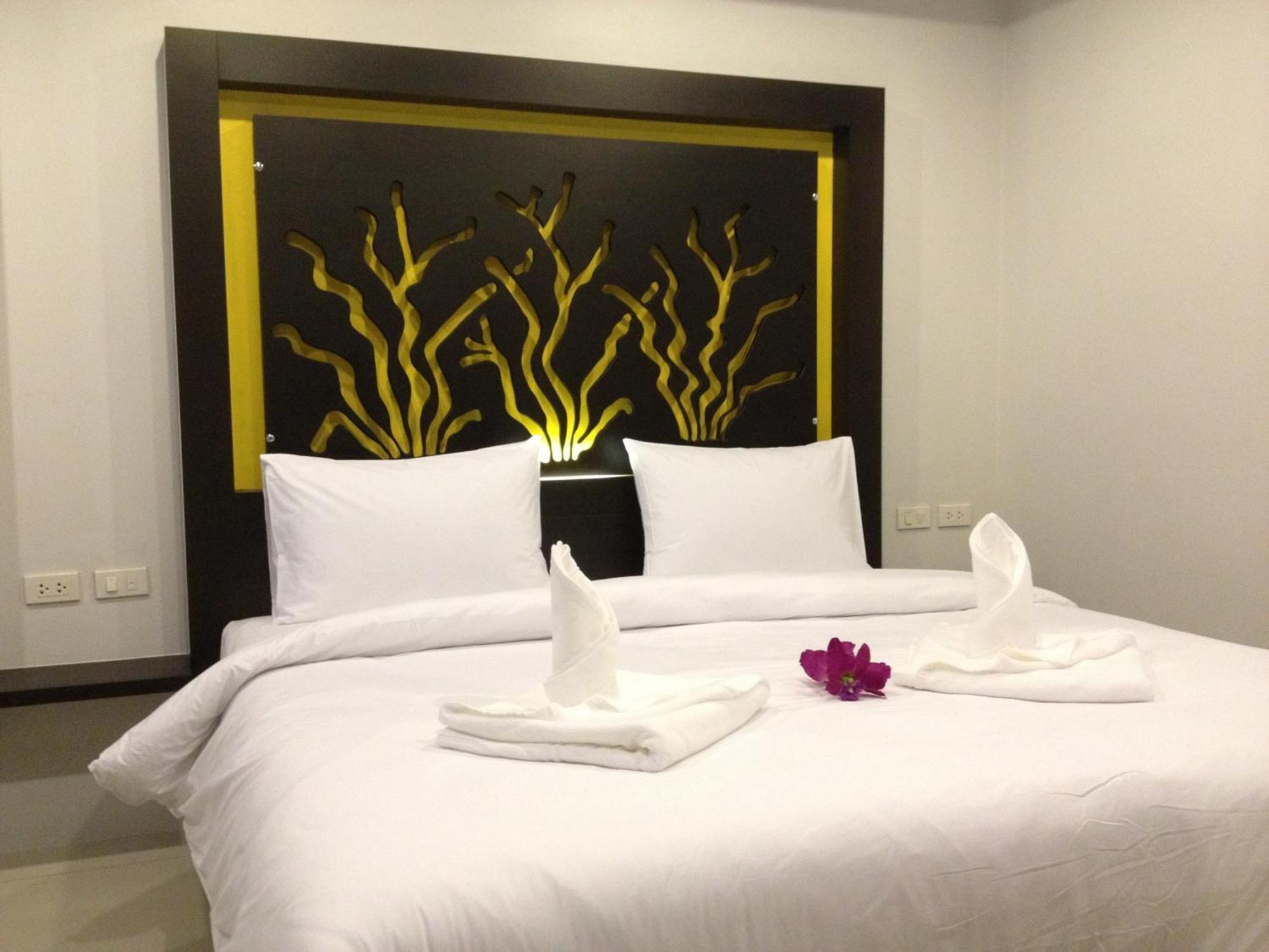 The Silk Hill Hotel Patong Eksteriør billede