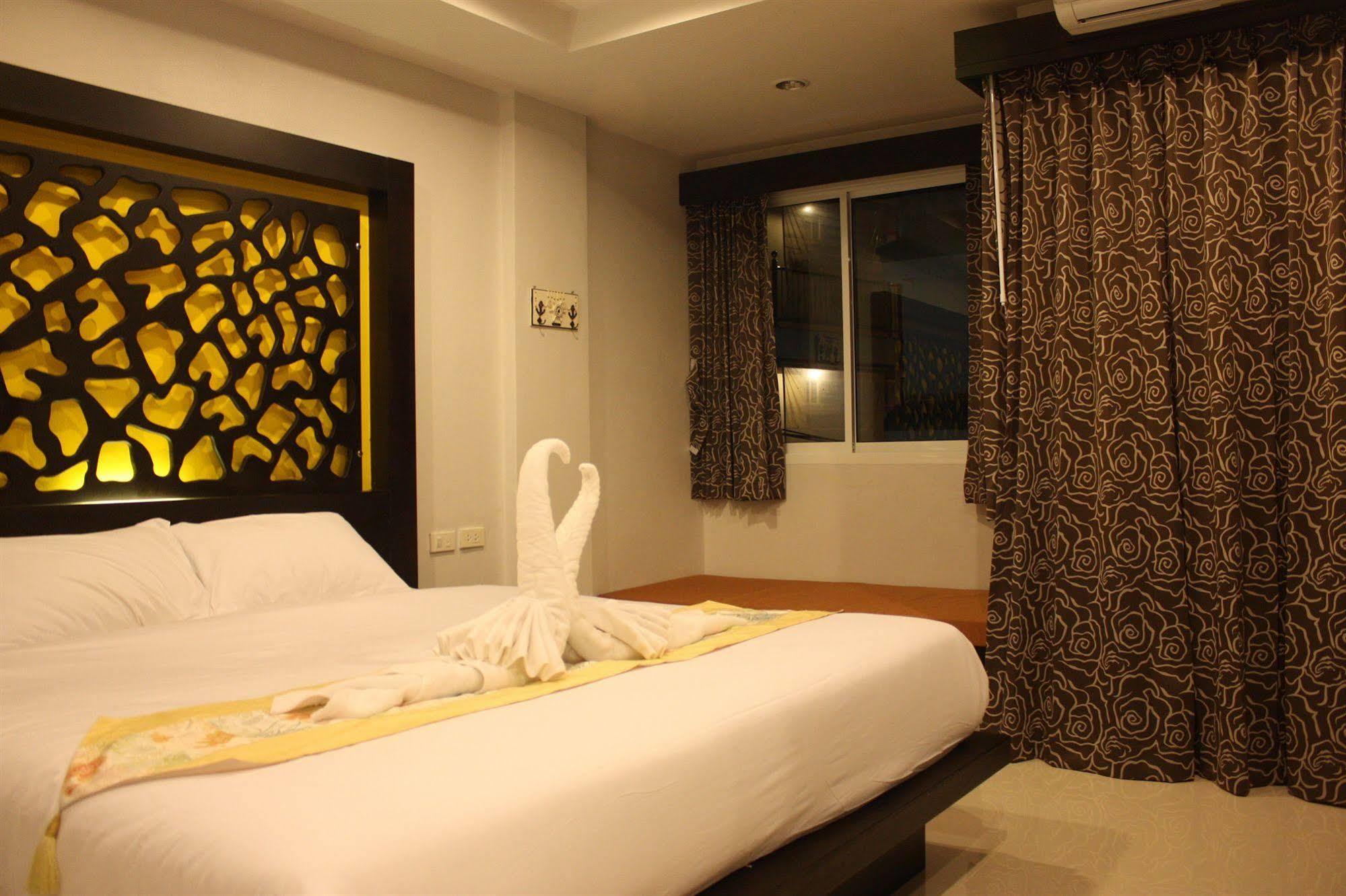 The Silk Hill Hotel Patong Eksteriør billede