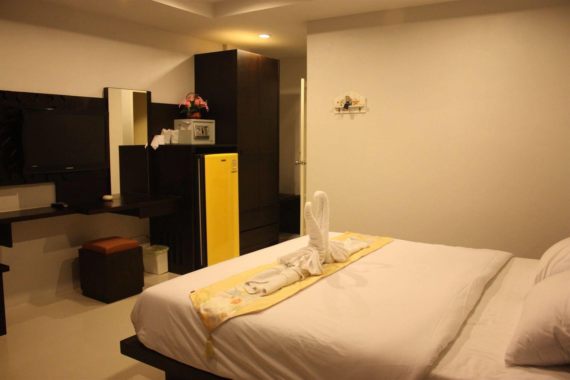 The Silk Hill Hotel Patong Eksteriør billede