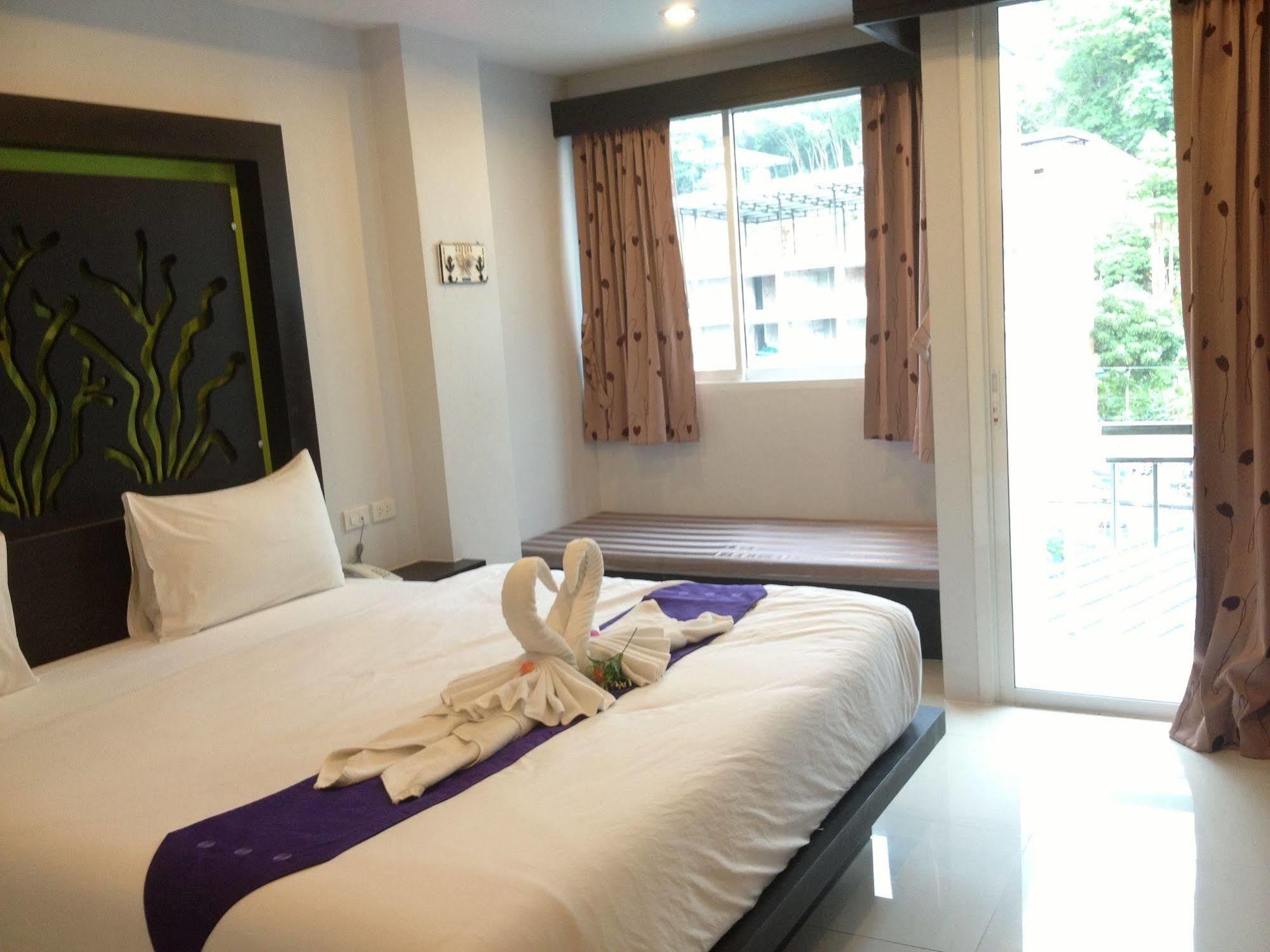 The Silk Hill Hotel Patong Eksteriør billede
